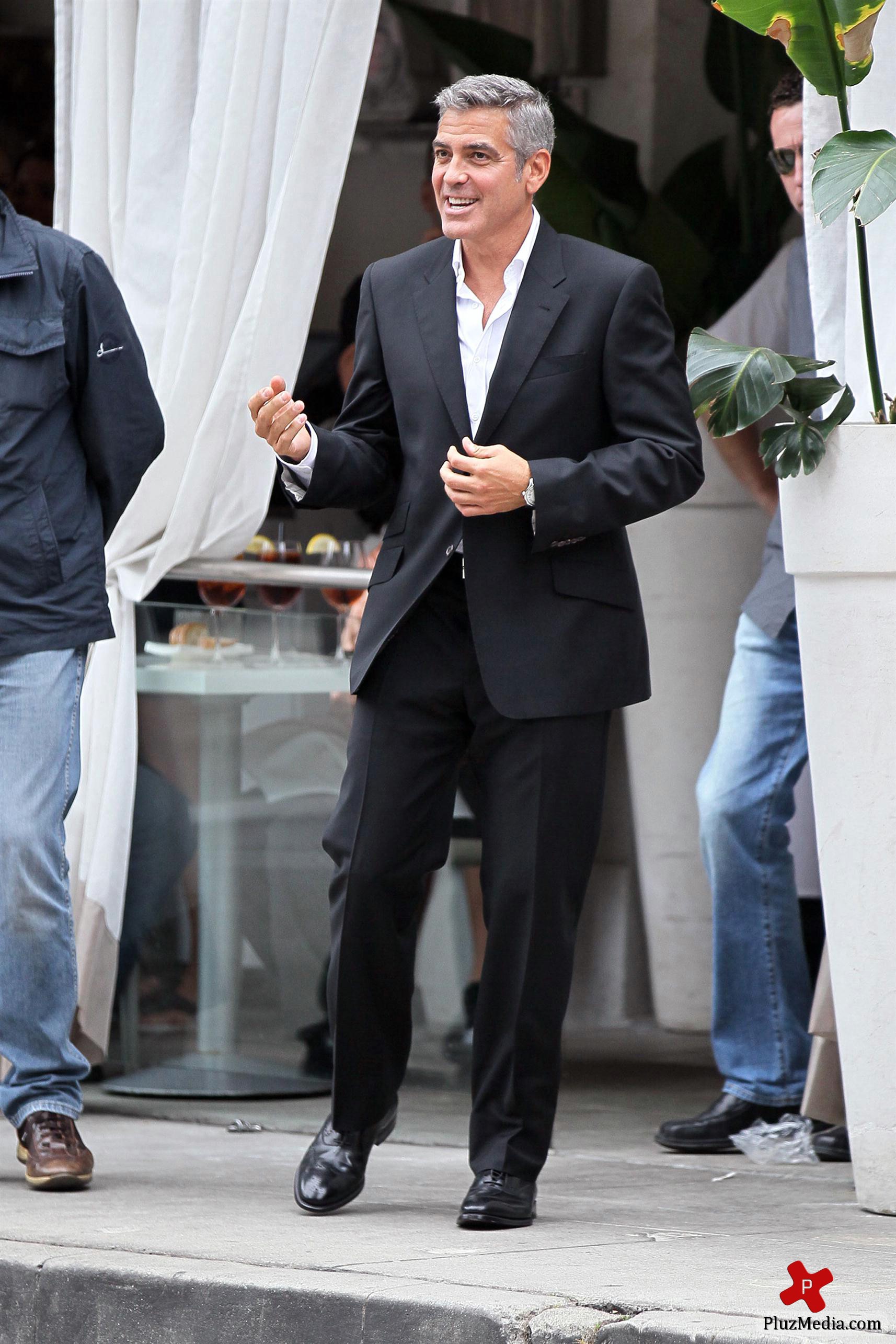 George Clooney on the set of a Mercedes Benz E300 L advert photos | Picture 78328